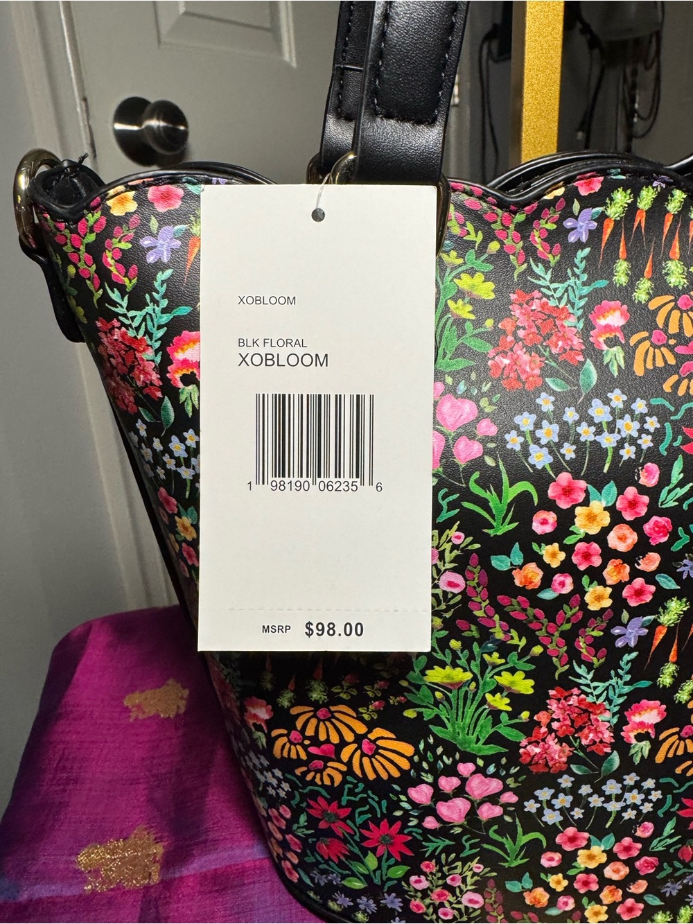 NWT Betsey Johnson Secret Garden Scalloped Floral Tote Bag Charm Crossbody - Picture 4 of 4